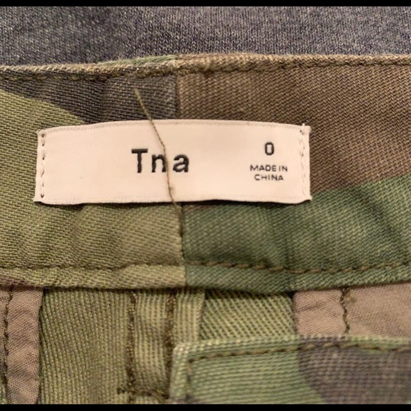 Tan Camo pants - Picture 3 of 3